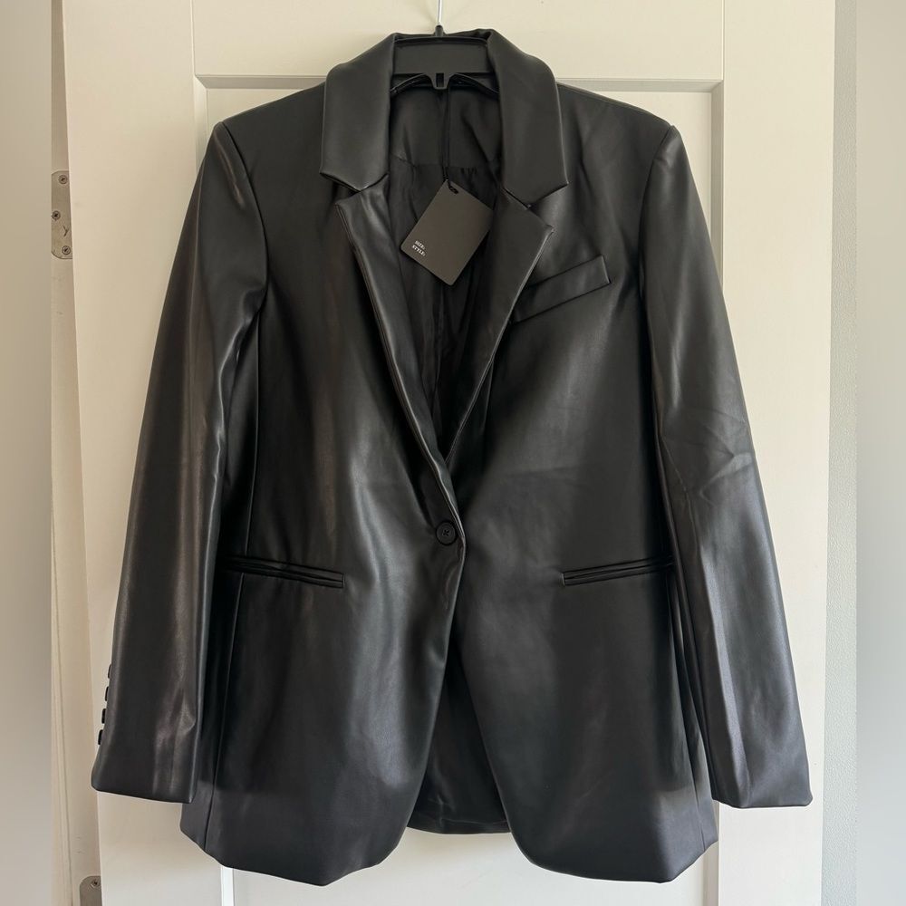 Noir Oversized Faux Leather Blazer Women’s Small